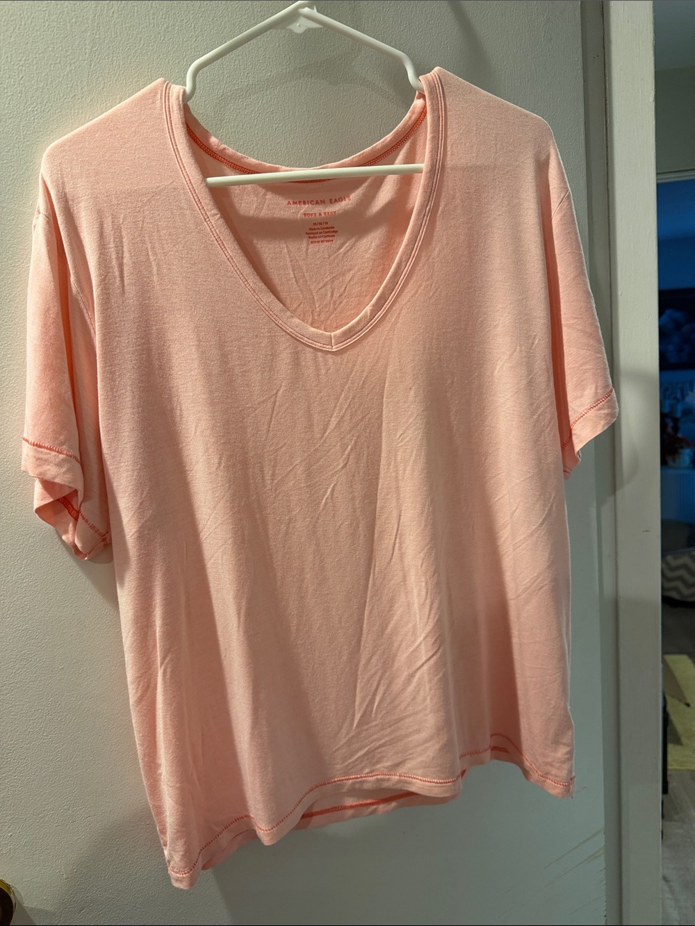 American Eagle Outfitters Peach V-Neck Short Sleeve Tee